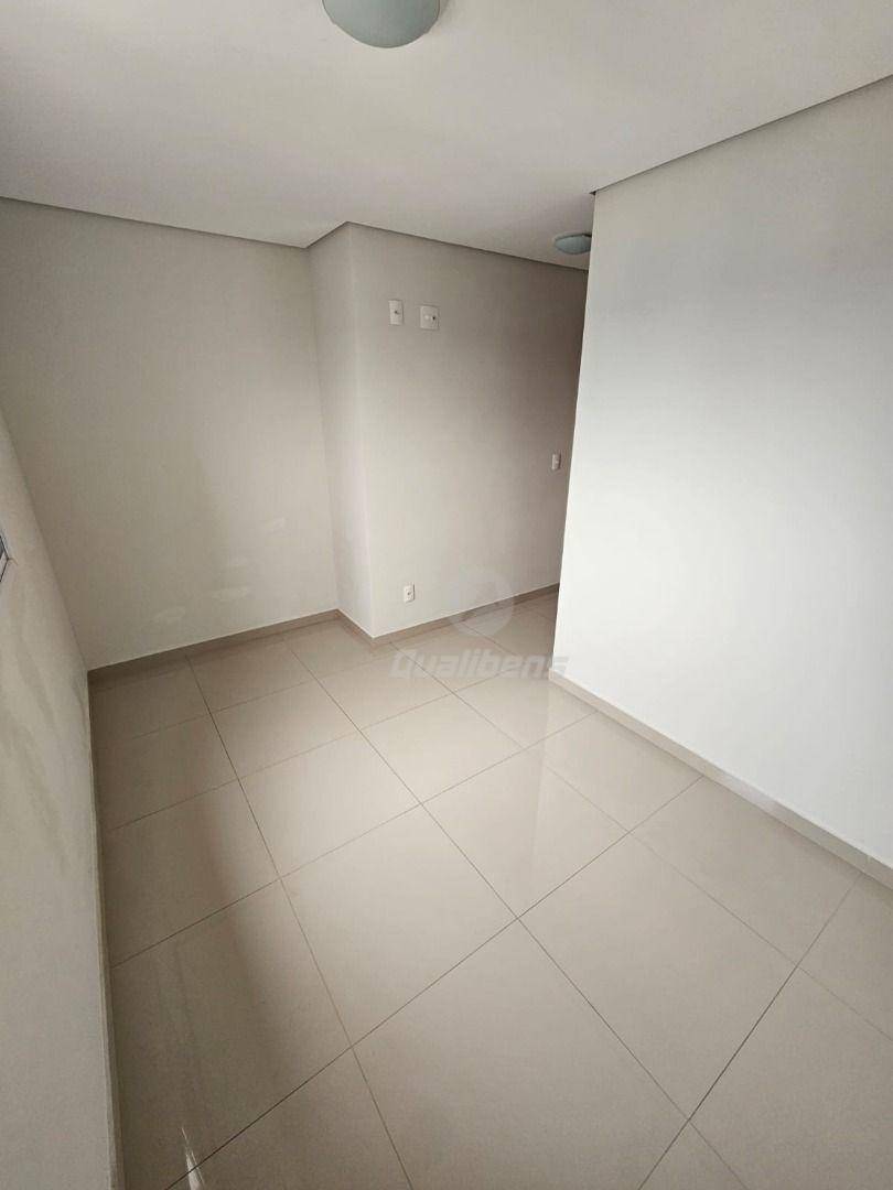 Apartamento para alugar com 3 quartos, 76m² - Foto 5