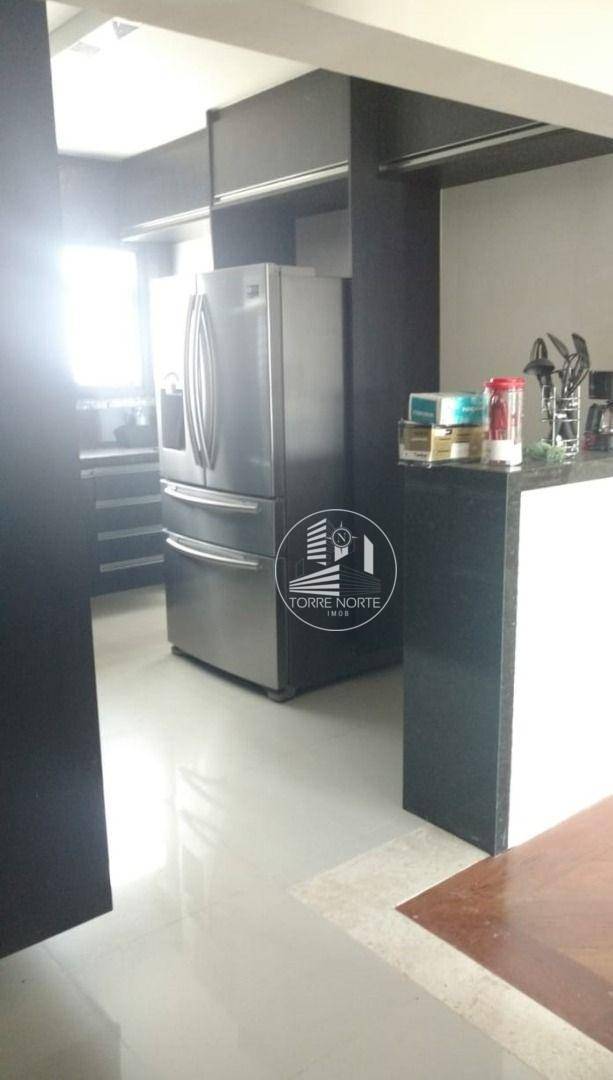 Apartamento à venda com 3 quartos, 138m² - Foto 4