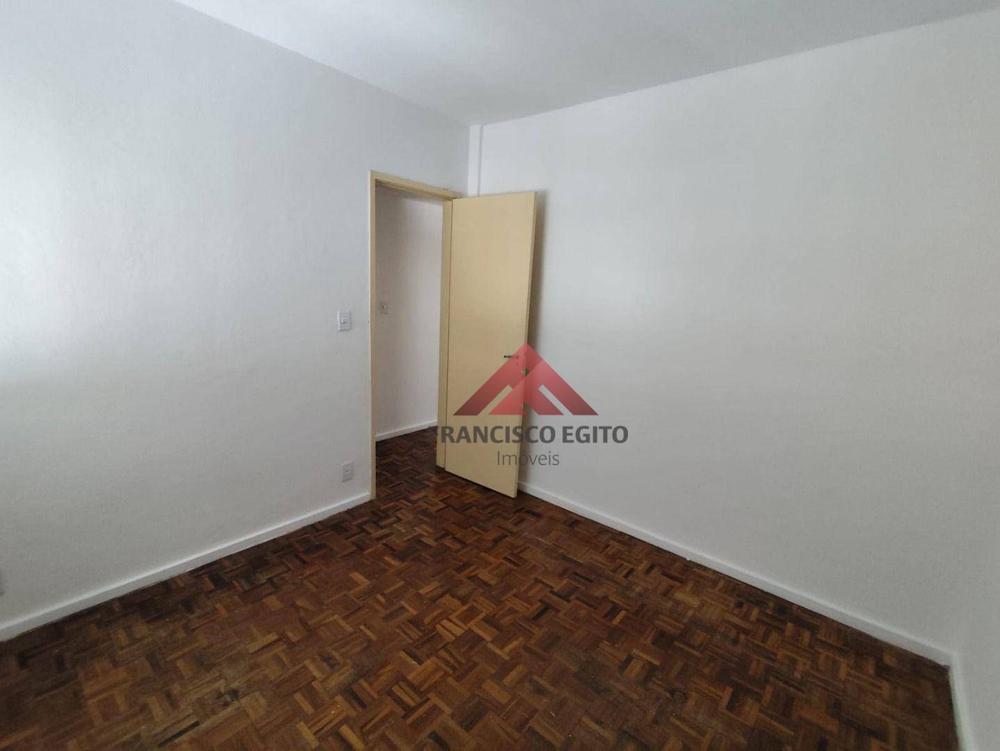 Apartamento para alugar com 2 quartos, 70m² - Foto 13