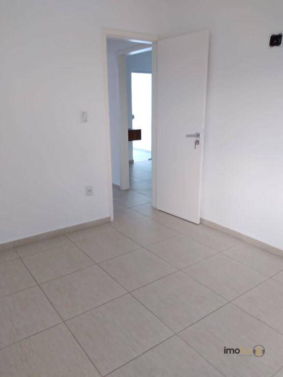 Apartamento à venda com 2 quartos, 70m² - Foto 11