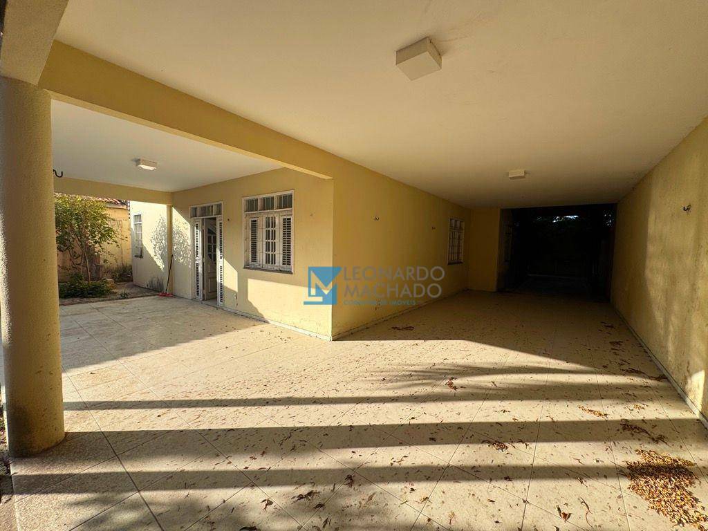 Casa à venda com 4 quartos, 250m² - Foto 12