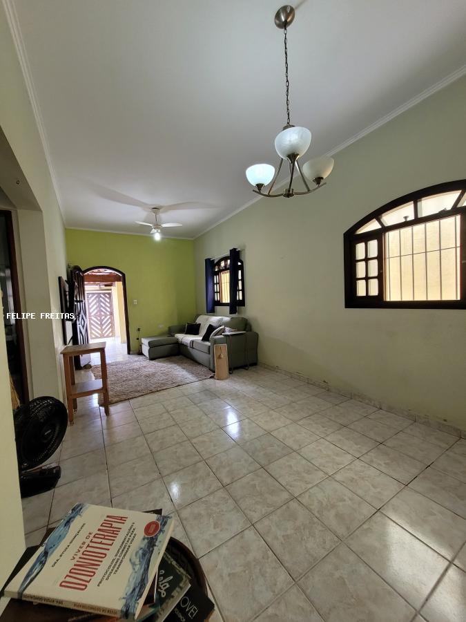 Casa à venda com 2 quartos, 164m² - Foto 4