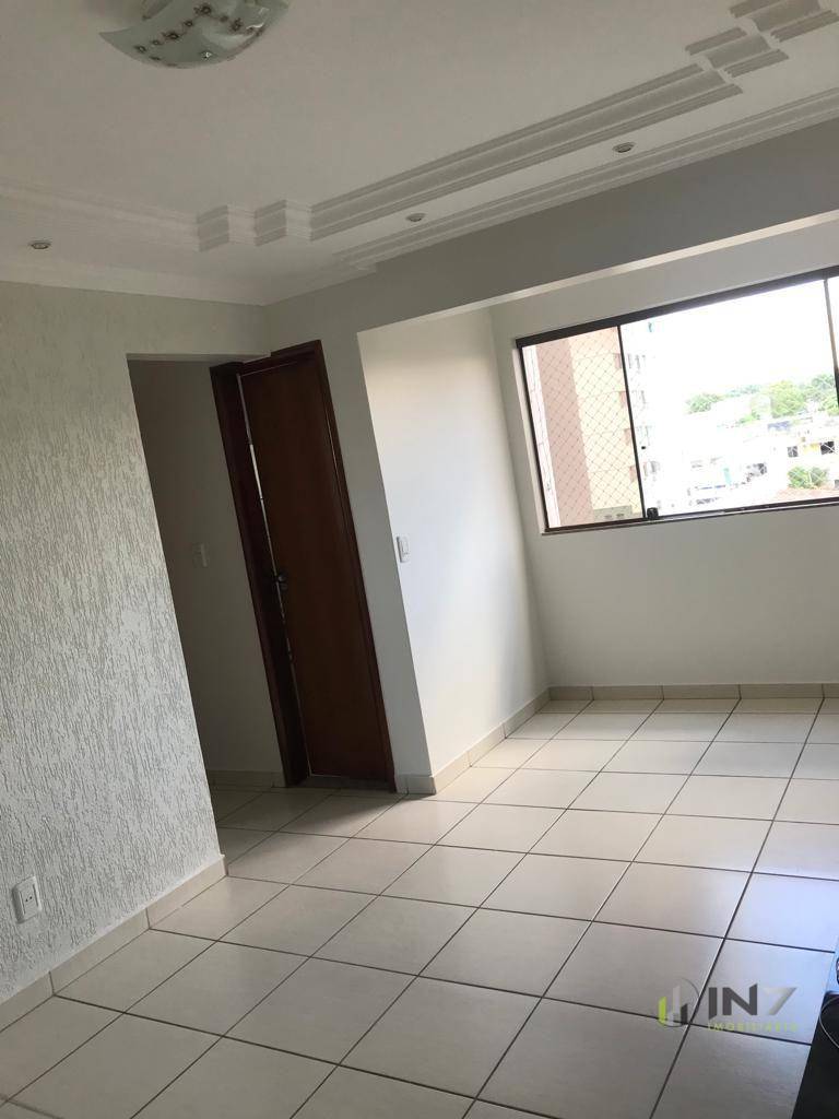 Apartamento à venda com 2 quartos, 71m² - Foto 2