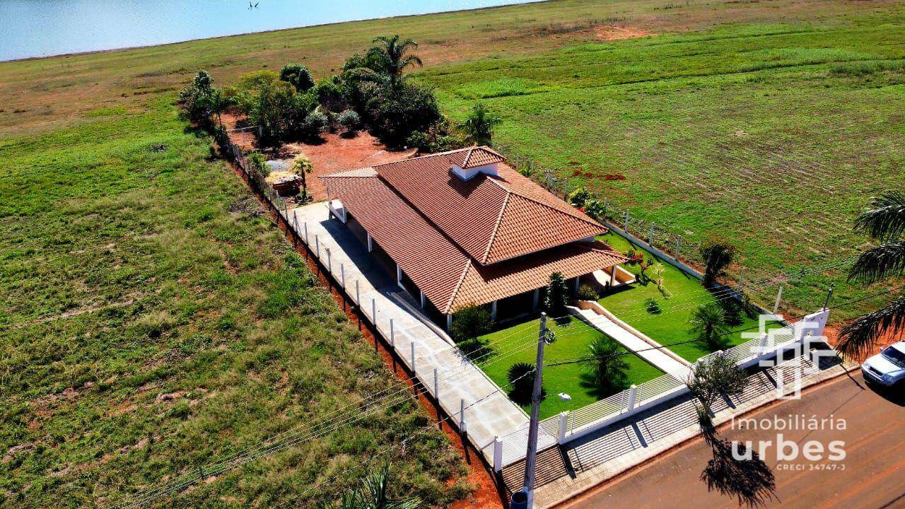 Chácara, 4 quartos, 1800 m² - Foto 1