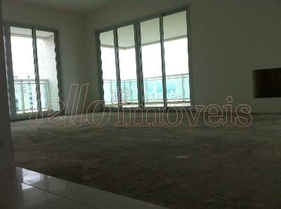 Apartamento à venda com 4 quartos, 228m² - Foto 1