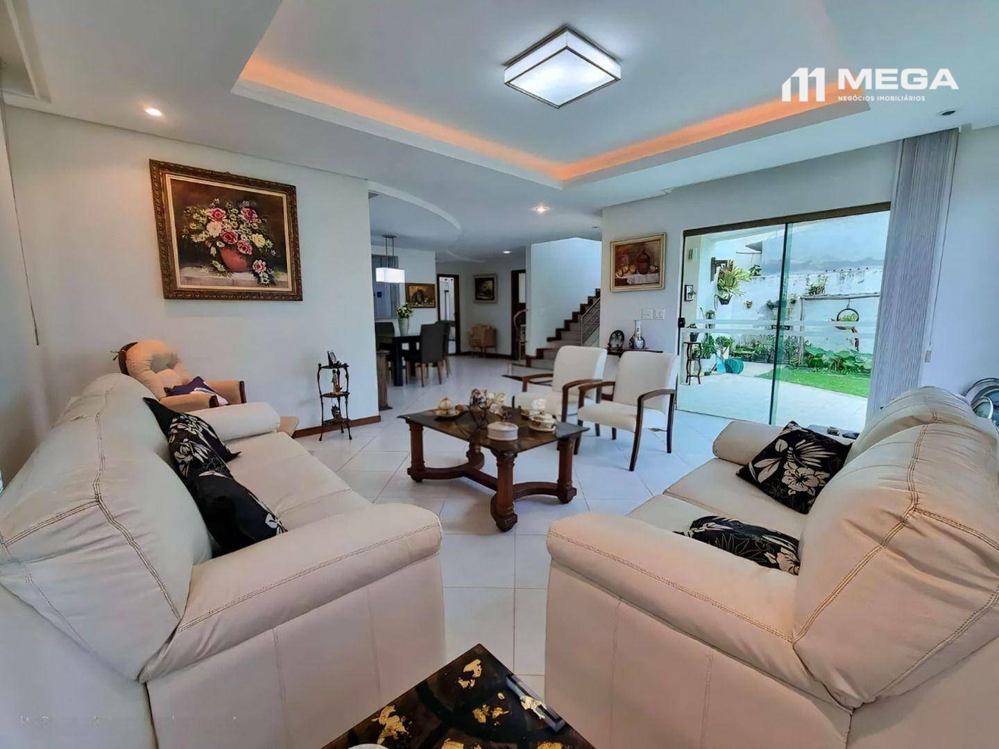 Casa à venda com 3 quartos, 337m² - Foto 1