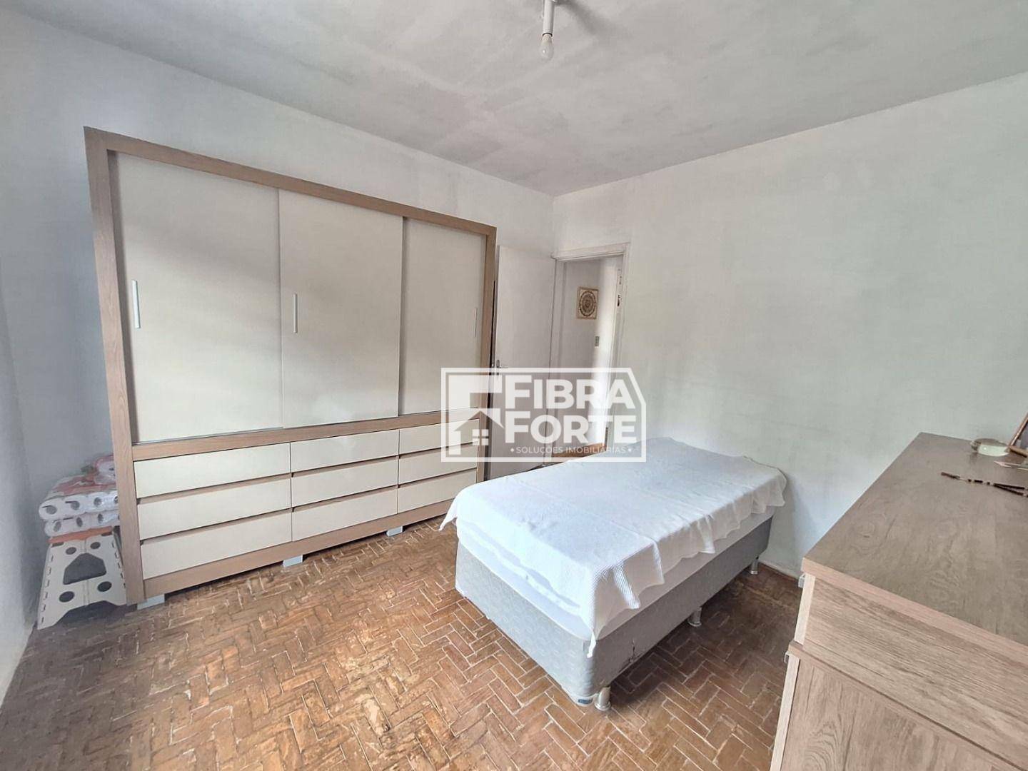 Casa à venda com 3 quartos, 154m² - Foto 8