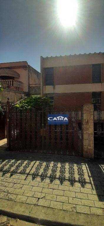 Sobrado à venda com 3 quartos, 222m² - Foto 1