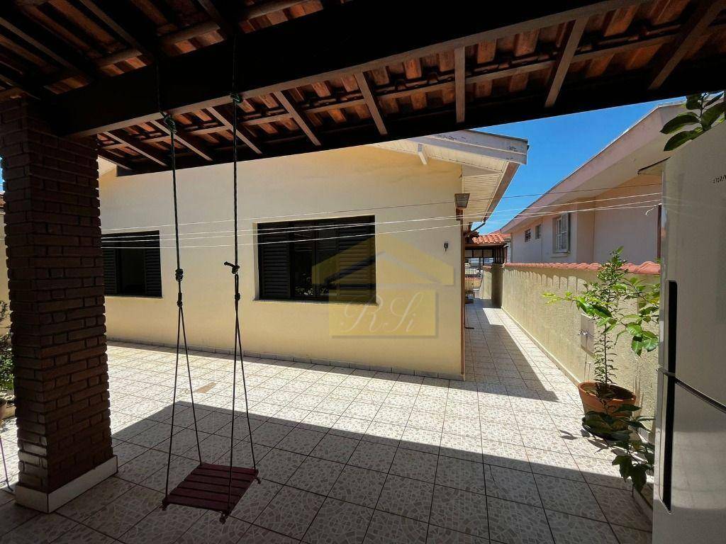 Casa à venda com 3 quartos, 219m² - Foto 34