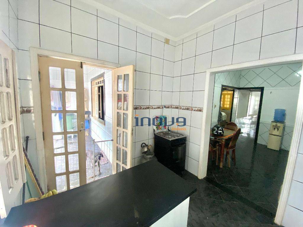 Casa à venda com 3 quartos, 100m² - Foto 17