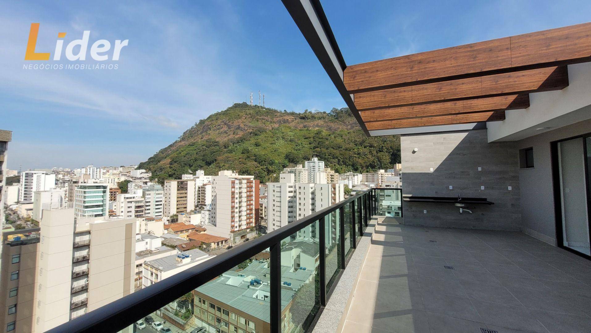 Cobertura à venda com 4 quartos, 220m² - Foto 1