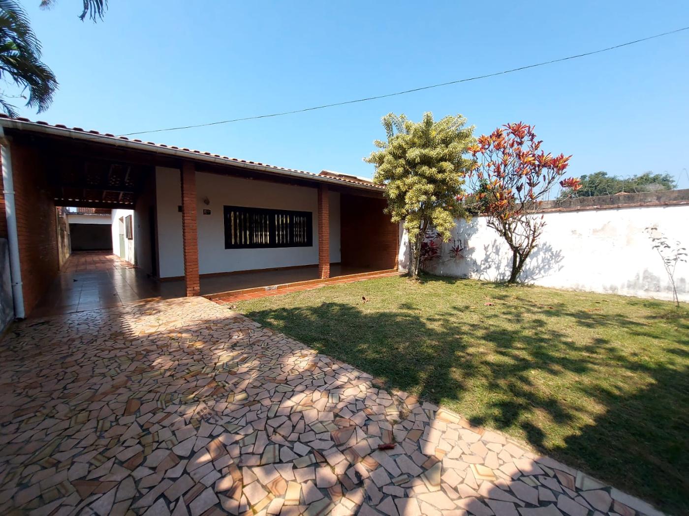 Casa à venda com 2 quartos, 204m² - Foto 1