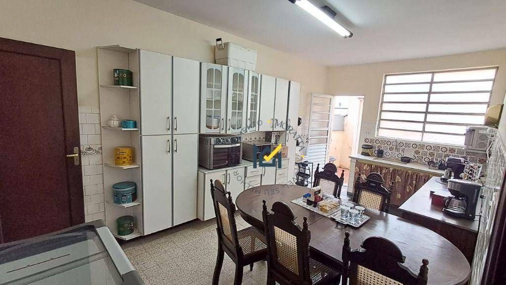 Casa para alugar com 3 quartos, 450m² - Foto 8