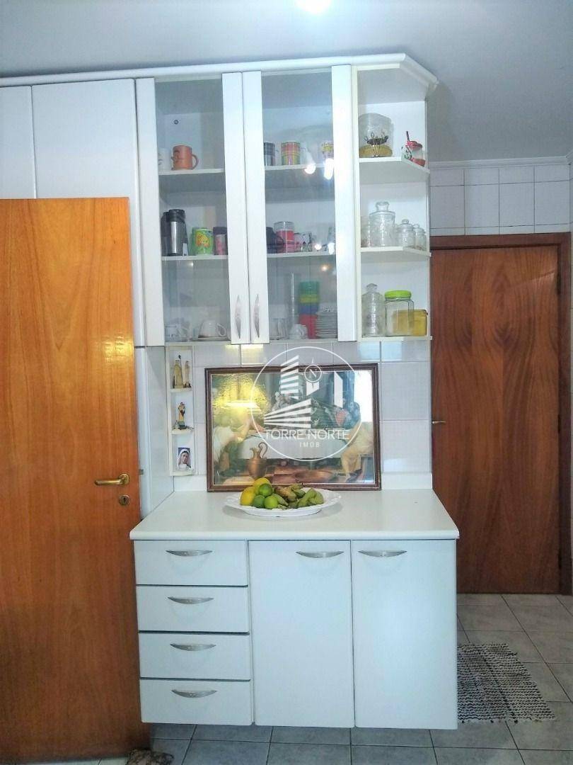 Apartamento à venda com 4 quartos, 137m² - Foto 31