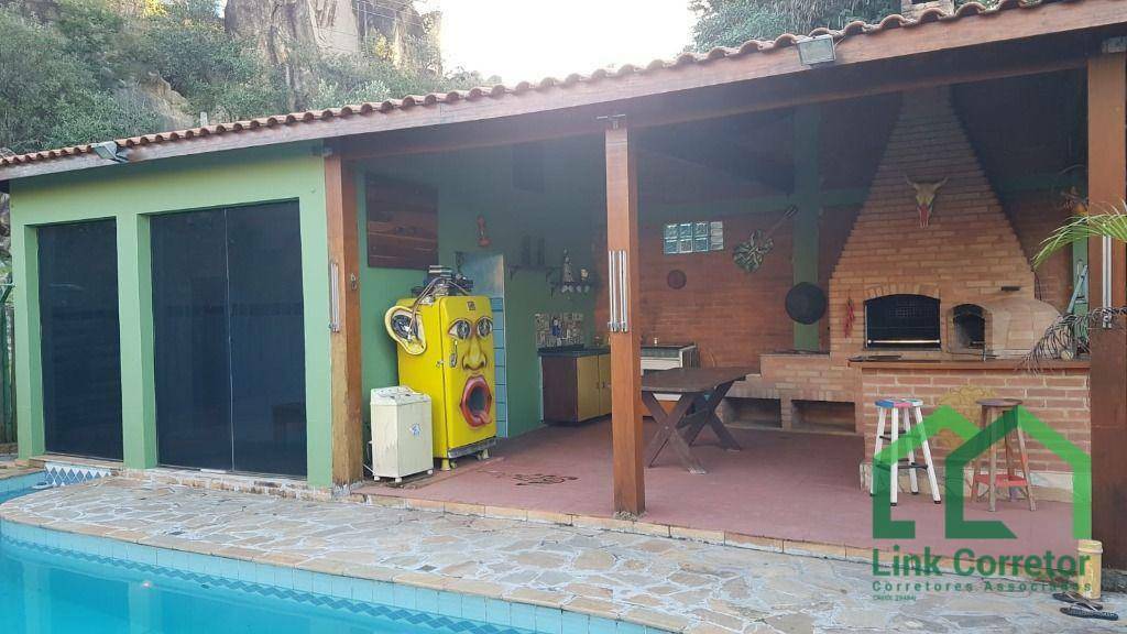 Casa de Condomínio para alugar com 2 quartos, 240m² - Foto 7