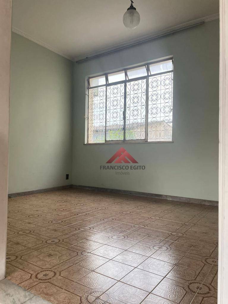 Casa à venda com 5 quartos, 214m² - Foto 4