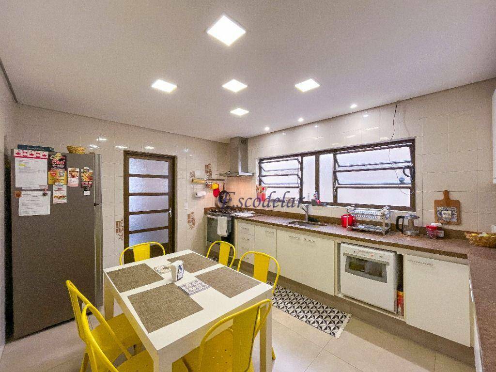 Sobrado à venda com 4 quartos, 220m² - Foto 43