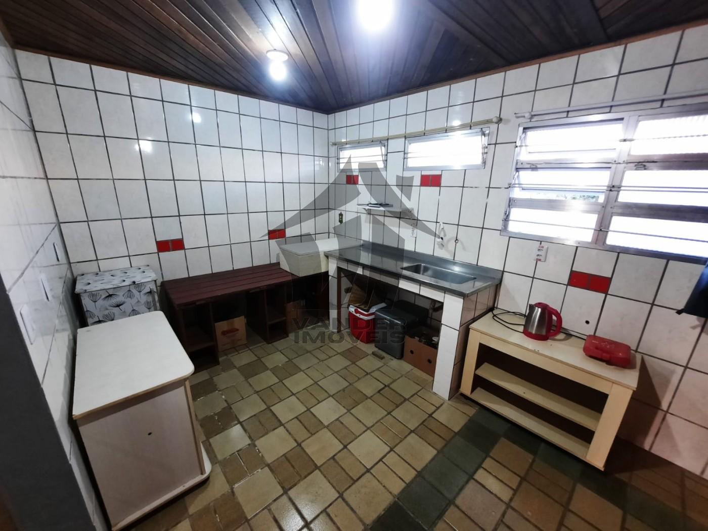 Casa à venda com 2 quartos, 300m² - Foto 7