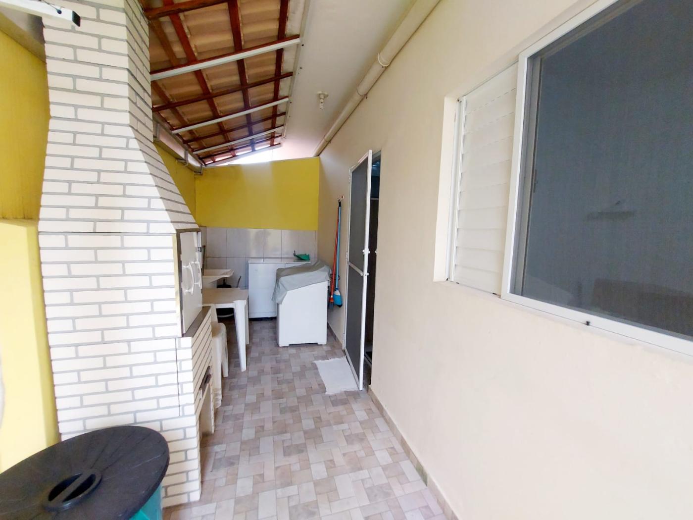 Casa à venda com 2 quartos, 56m² - Foto 3