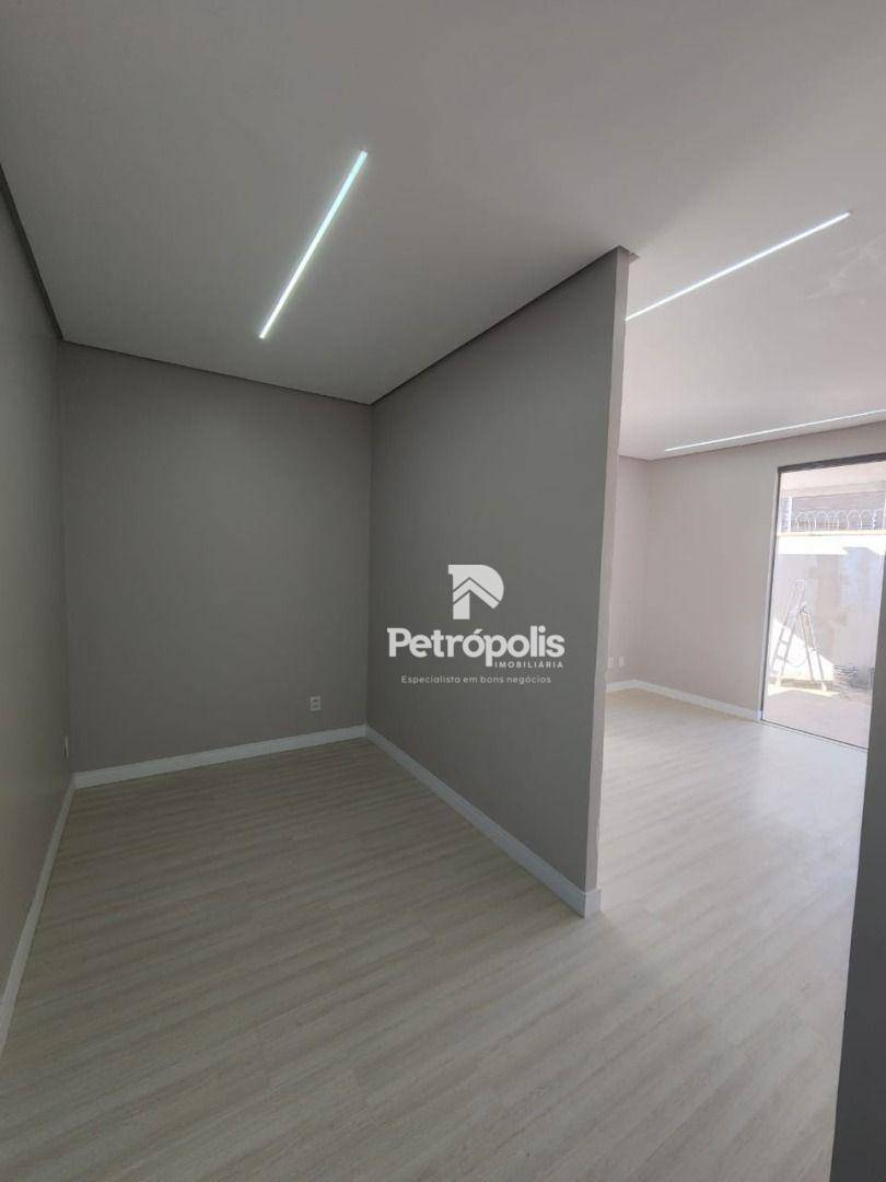 Casa à venda com 3 quartos, 300m² - Foto 8