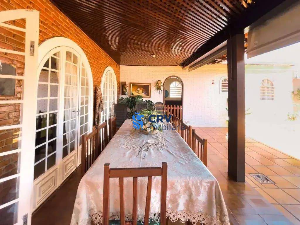 Casa, 4 quartos, 258 m² - Foto 4