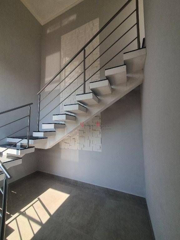 Casa de Condomínio para alugar com 3 quartos, 219m² - Foto 13