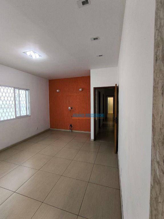 Casa à venda com 4 quartos, 220m² - Foto 8