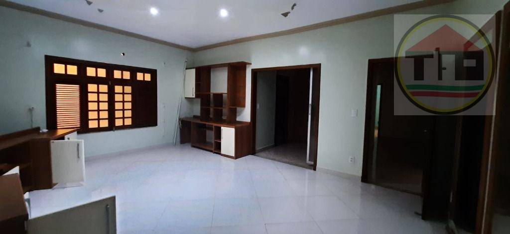 Casa para alugar com 3 quartos, 250m² - Foto 14