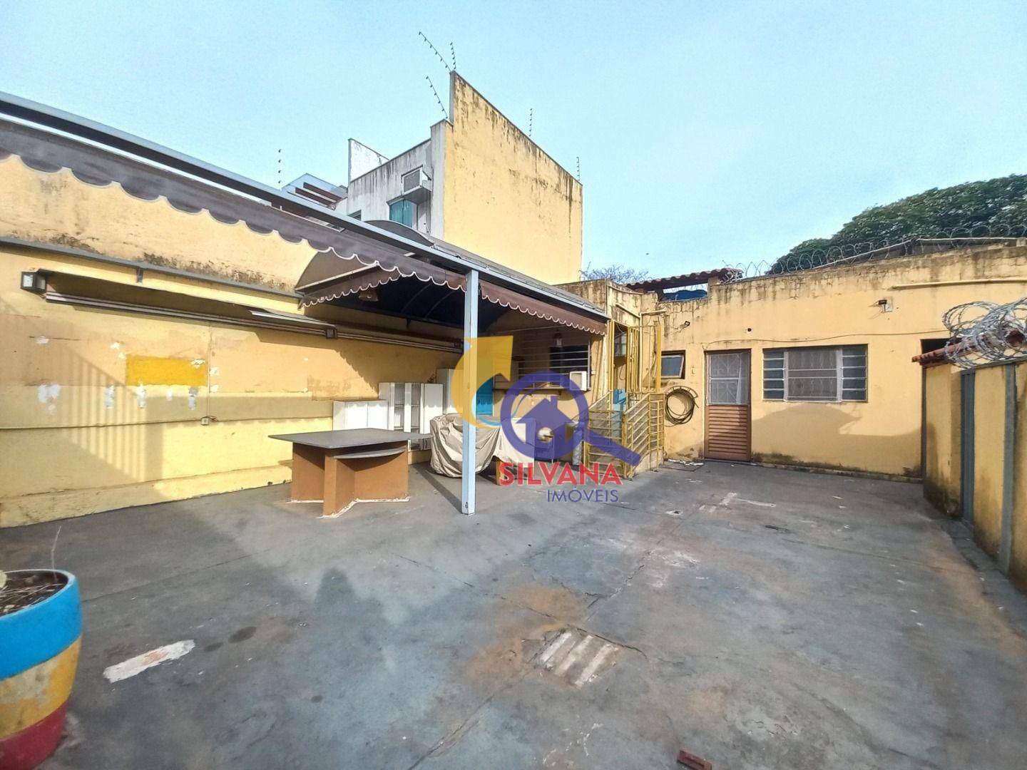 Casa para alugar com 3 quartos, 170m² - Foto 27