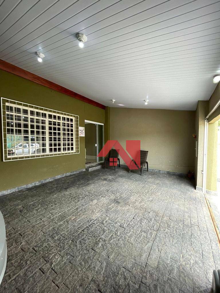 Casa à venda com 3 quartos, 197m² - Foto 3