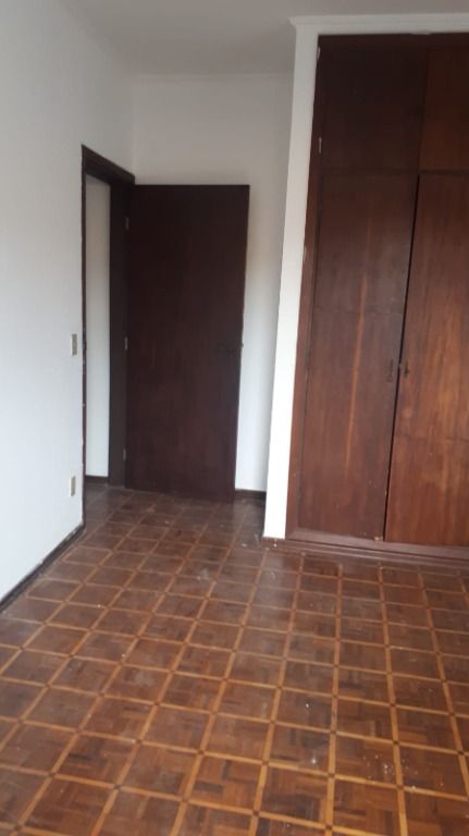 Casa à venda com 3 quartos, 162m² - Foto 4