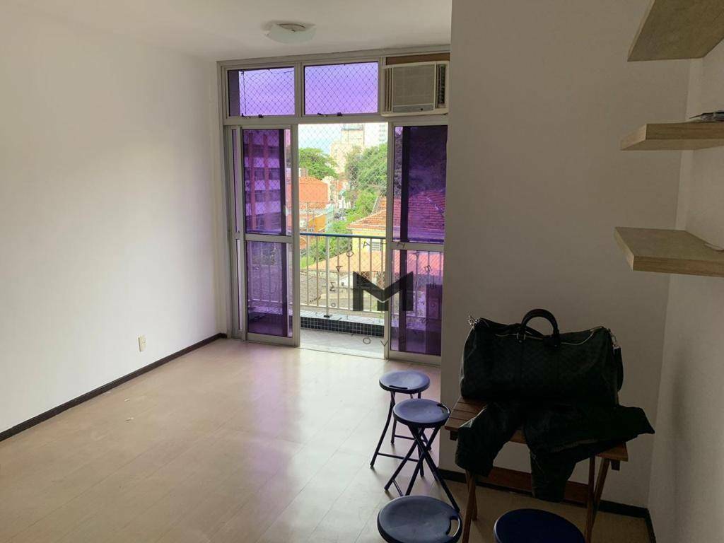 Apartamento à venda com 2 quartos, 75m² - Foto 1