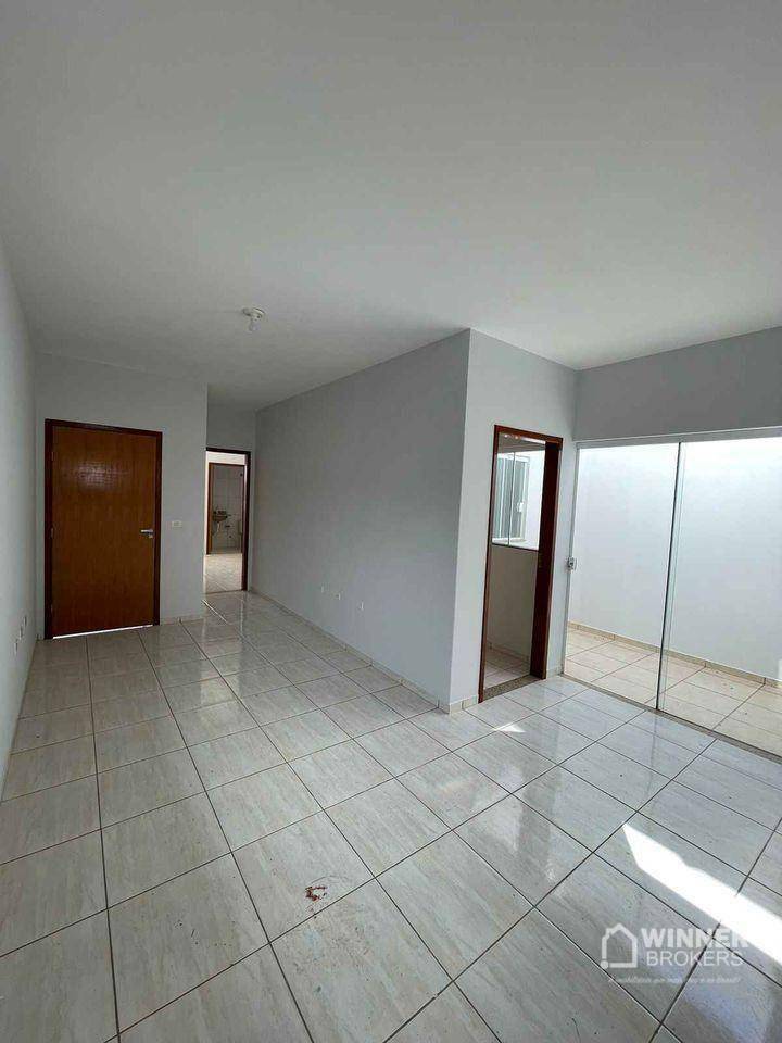 Casa à venda com 3 quartos, 102m² - Foto 2