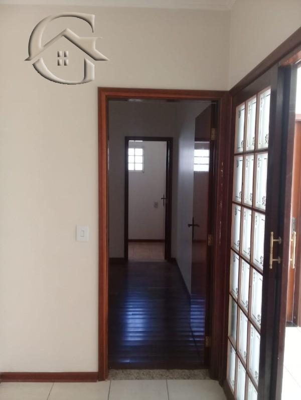 Casa para alugar com 2 quartos, 220m² - Foto 10