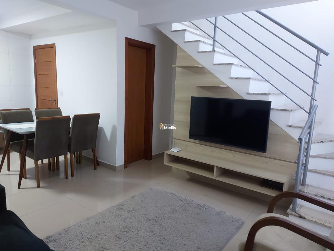 Casa à venda com 2 quartos, 64m² - Foto 4