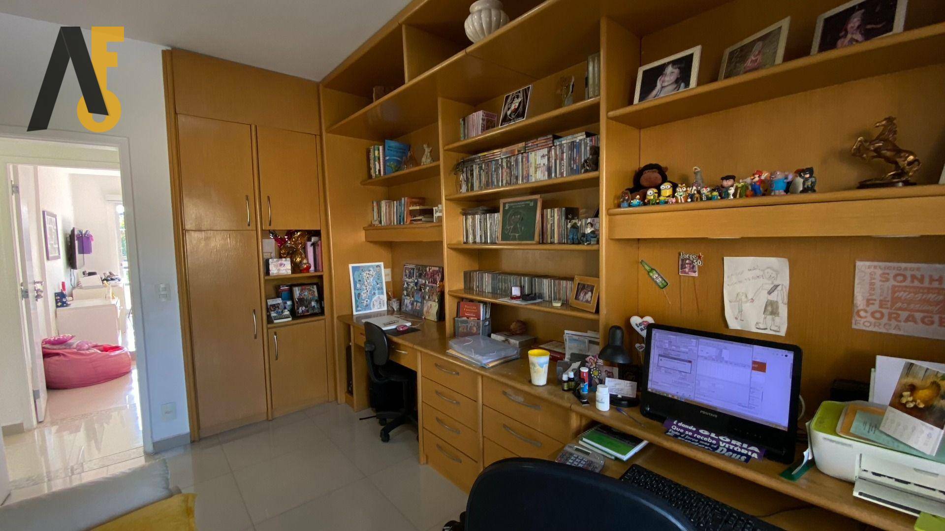 Casa de Condomínio à venda com 6 quartos, 308m² - Foto 34