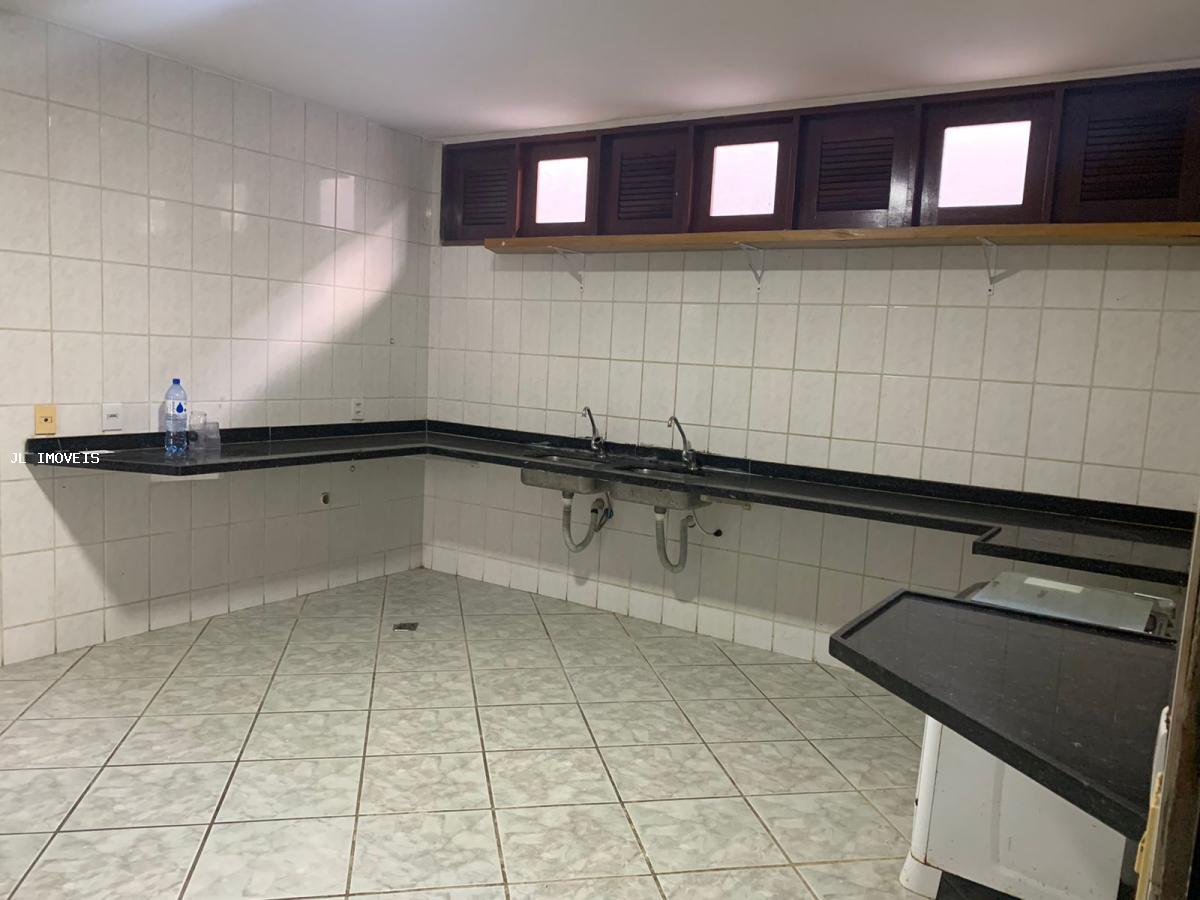Casa para alugar com 4 quartos, 600m² - Foto 15