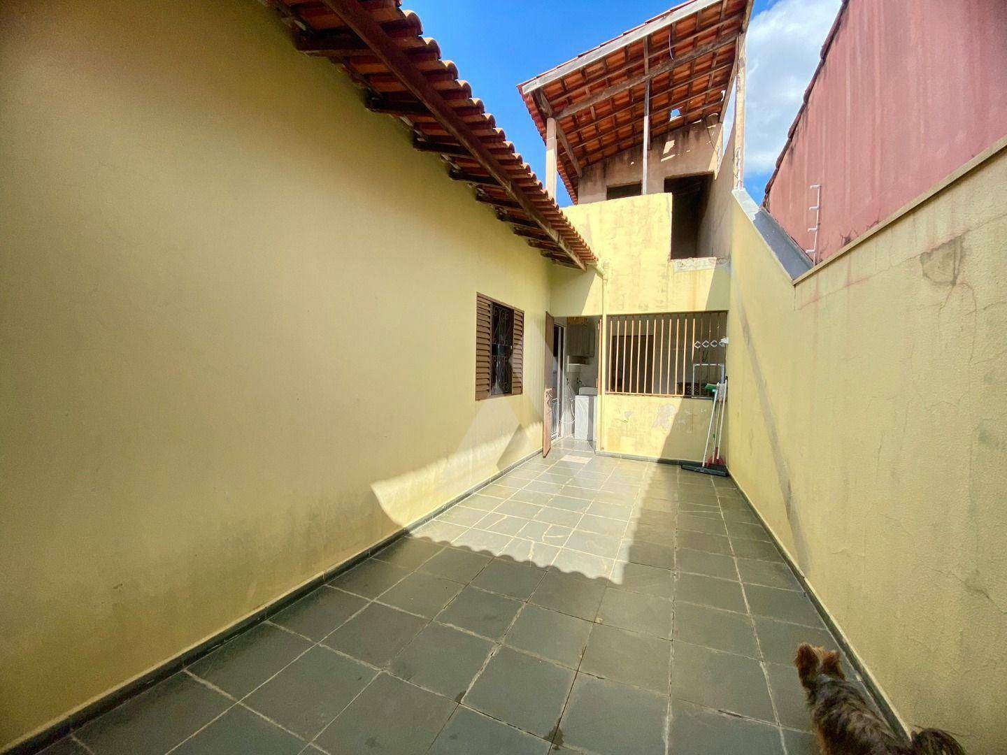 Casa à venda e aluguel com 2 quartos, 95m² - Foto 2
