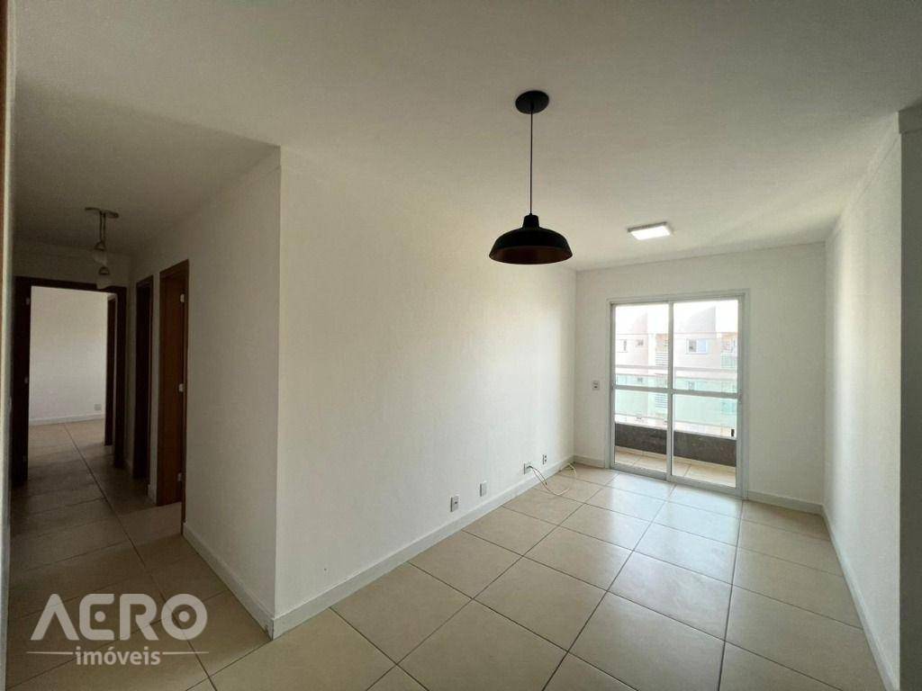 Apartamento para alugar com 2 quartos, 65m² - Foto 12