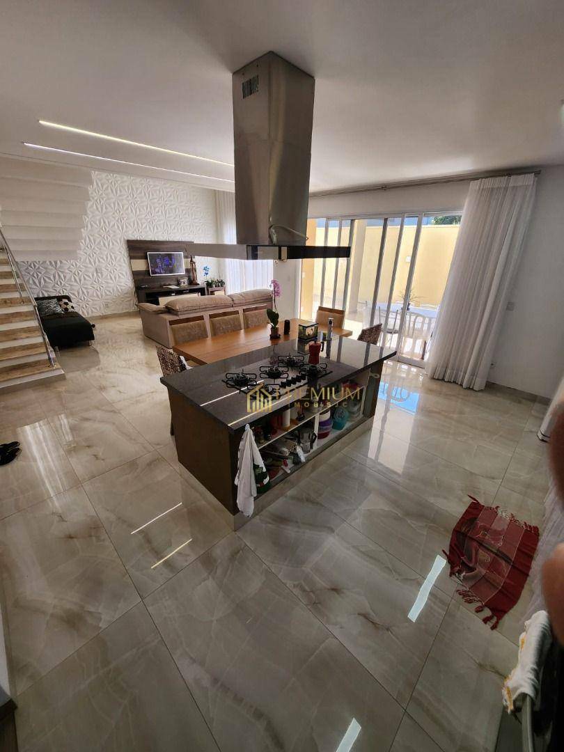 Sobrado à venda com 3 quartos, 243m² - Foto 29