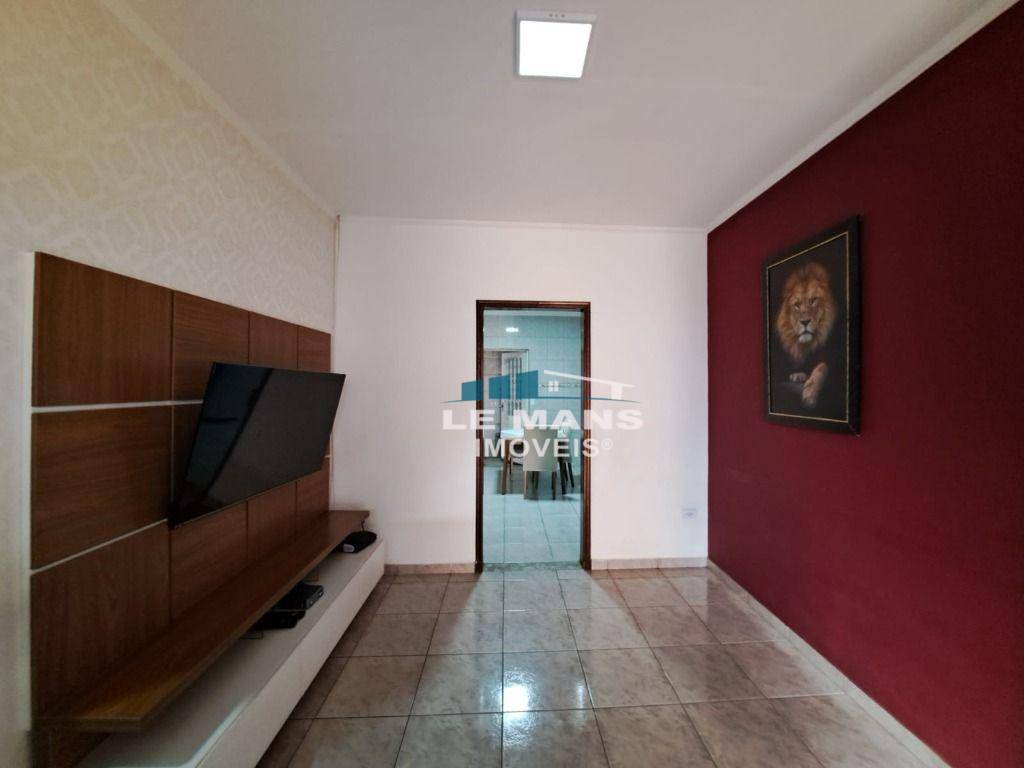 Casa à venda com 3 quartos, 105m² - Foto 1