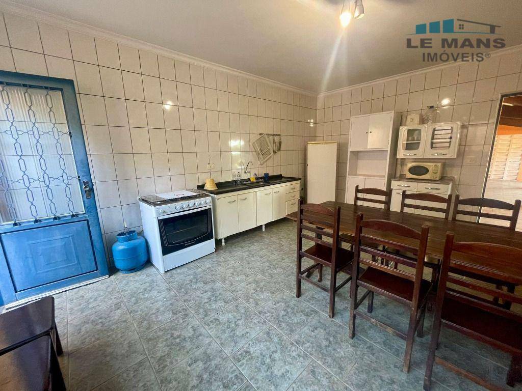 Chácara à venda com 3 quartos, 208m² - Foto 17