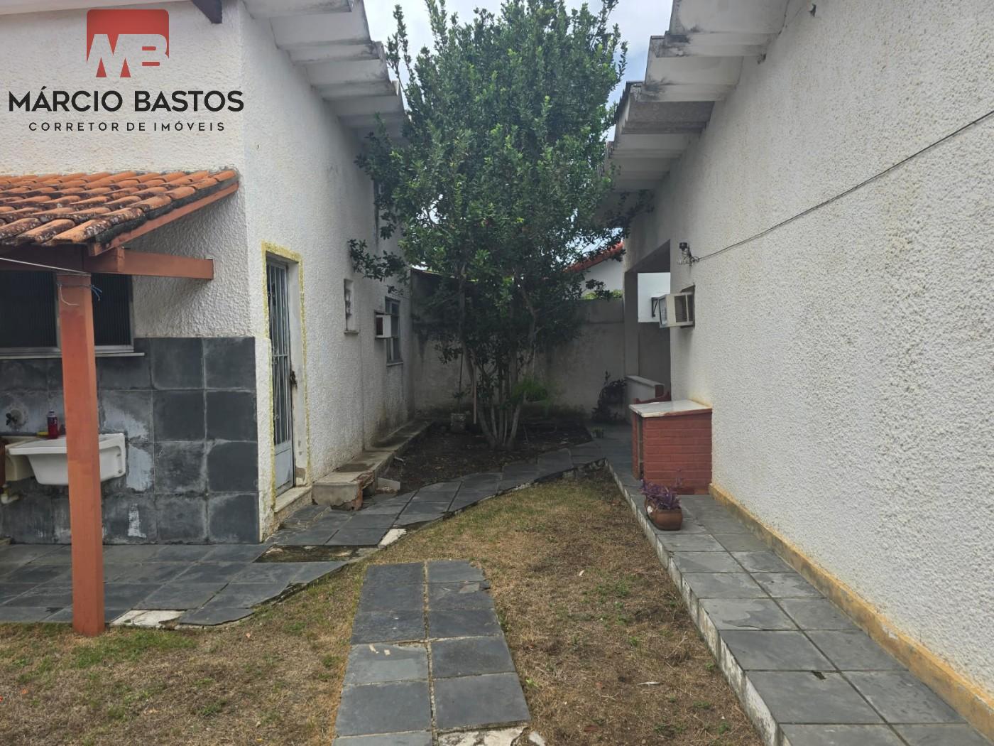 Casa à venda com 3 quartos, 900m² - Foto 9