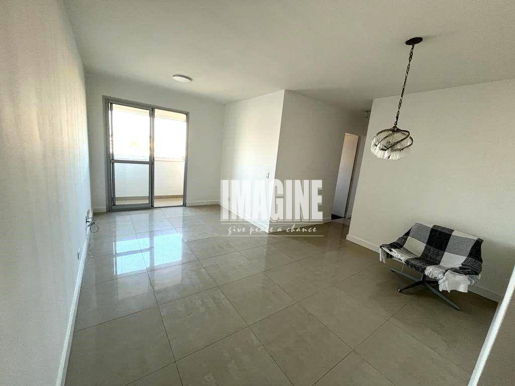 Apartamento à venda com 3 quartos, 65m² - Foto 1