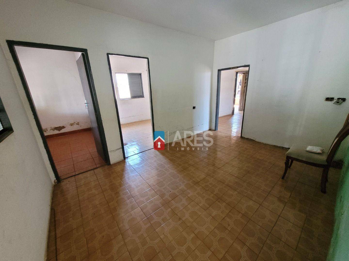 Casa à venda com 2 quartos, 100m² - Foto 2