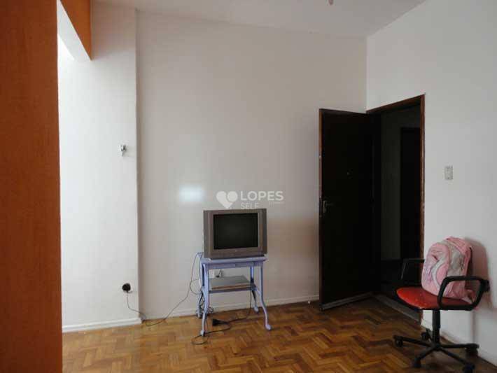 Apartamento à venda com 2 quartos, 61m² - Foto 2