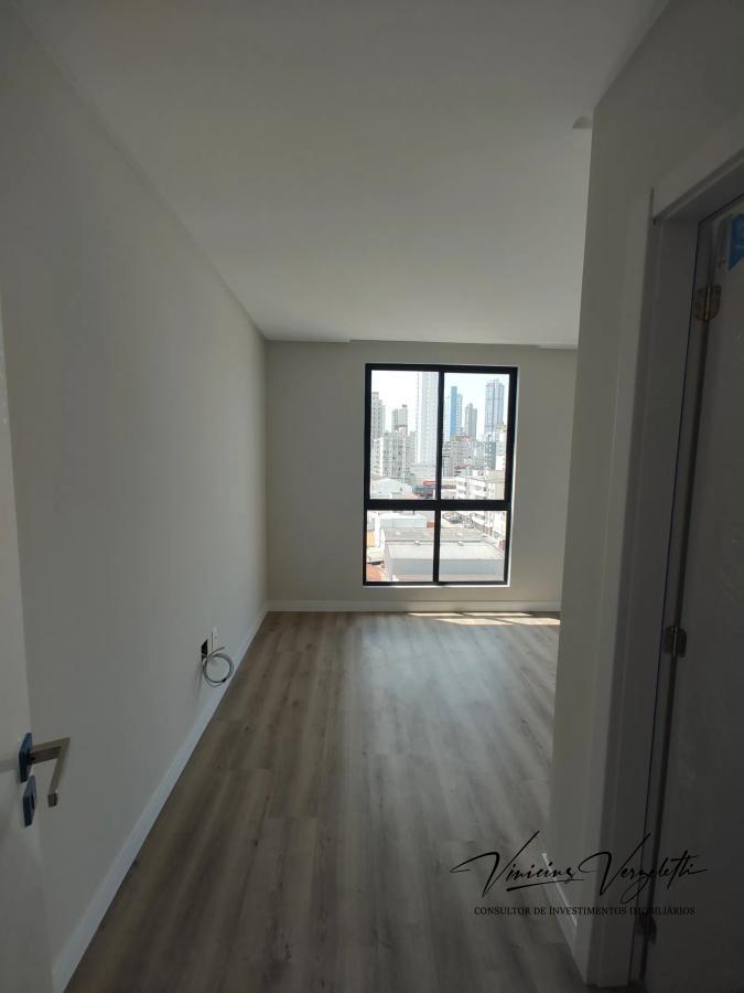 Apartamento à venda com 2 quartos, 67m² - Foto 11