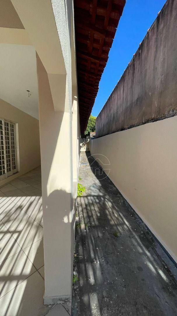 Casa à venda com 4 quartos, 200m² - Foto 15