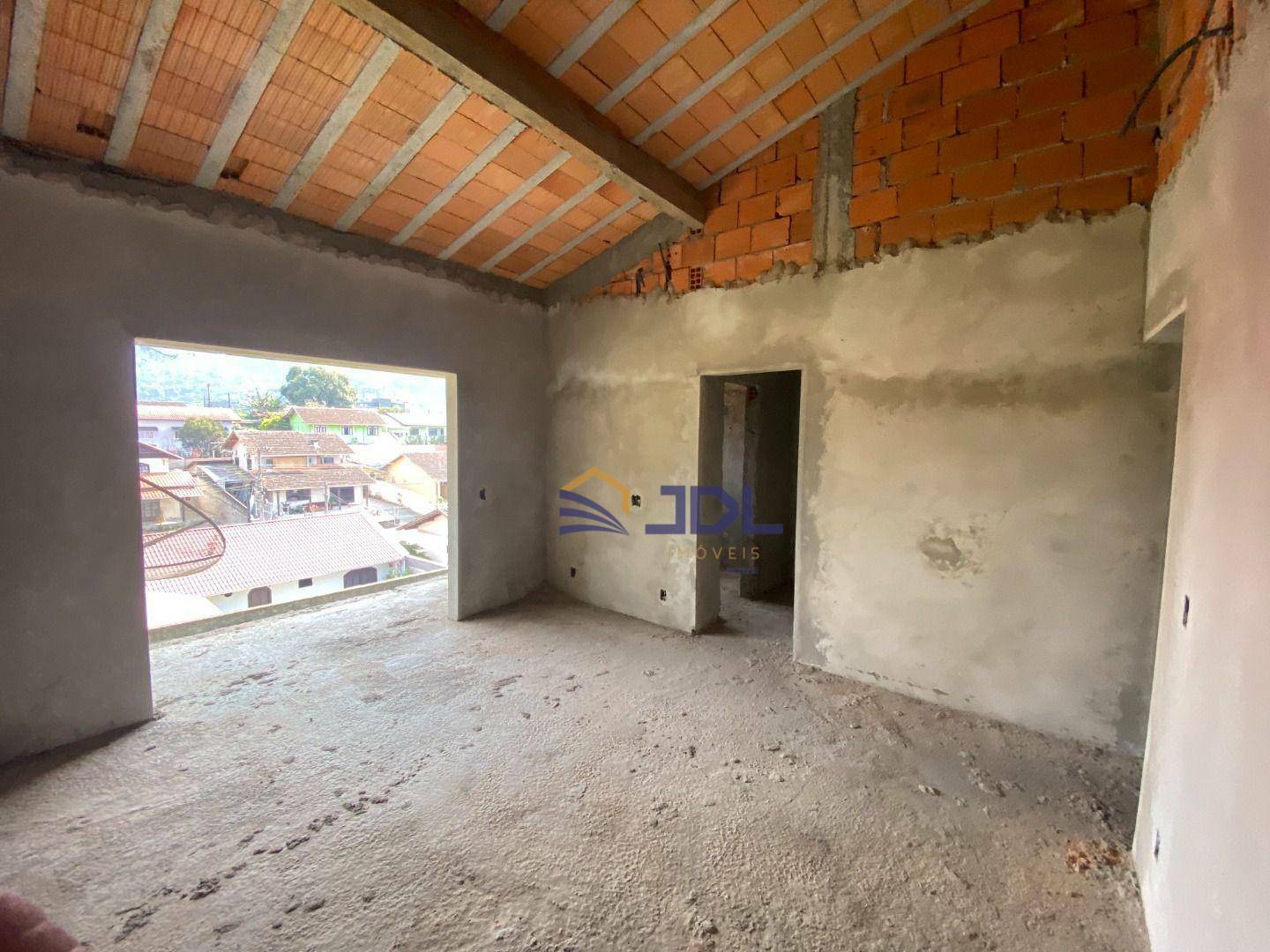 Casa à venda com 3 quartos, 176m² - Foto 4