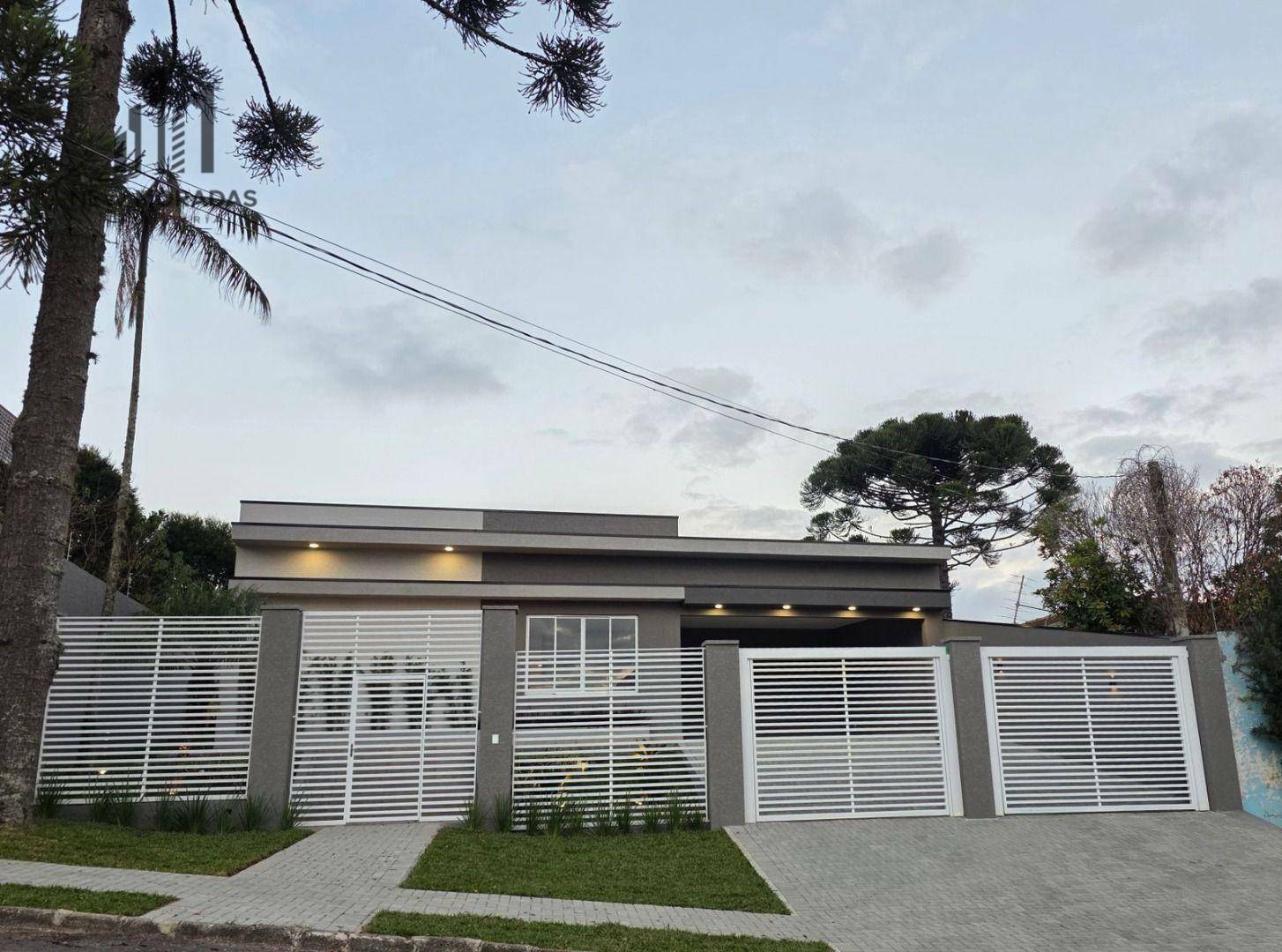 Casa à venda com 3 quartos, 284m² - Foto 2